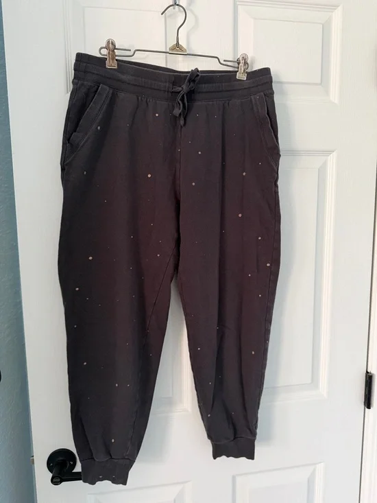 Peloton Sweatpants with Gold Dot Accents - Picture 3 of 4